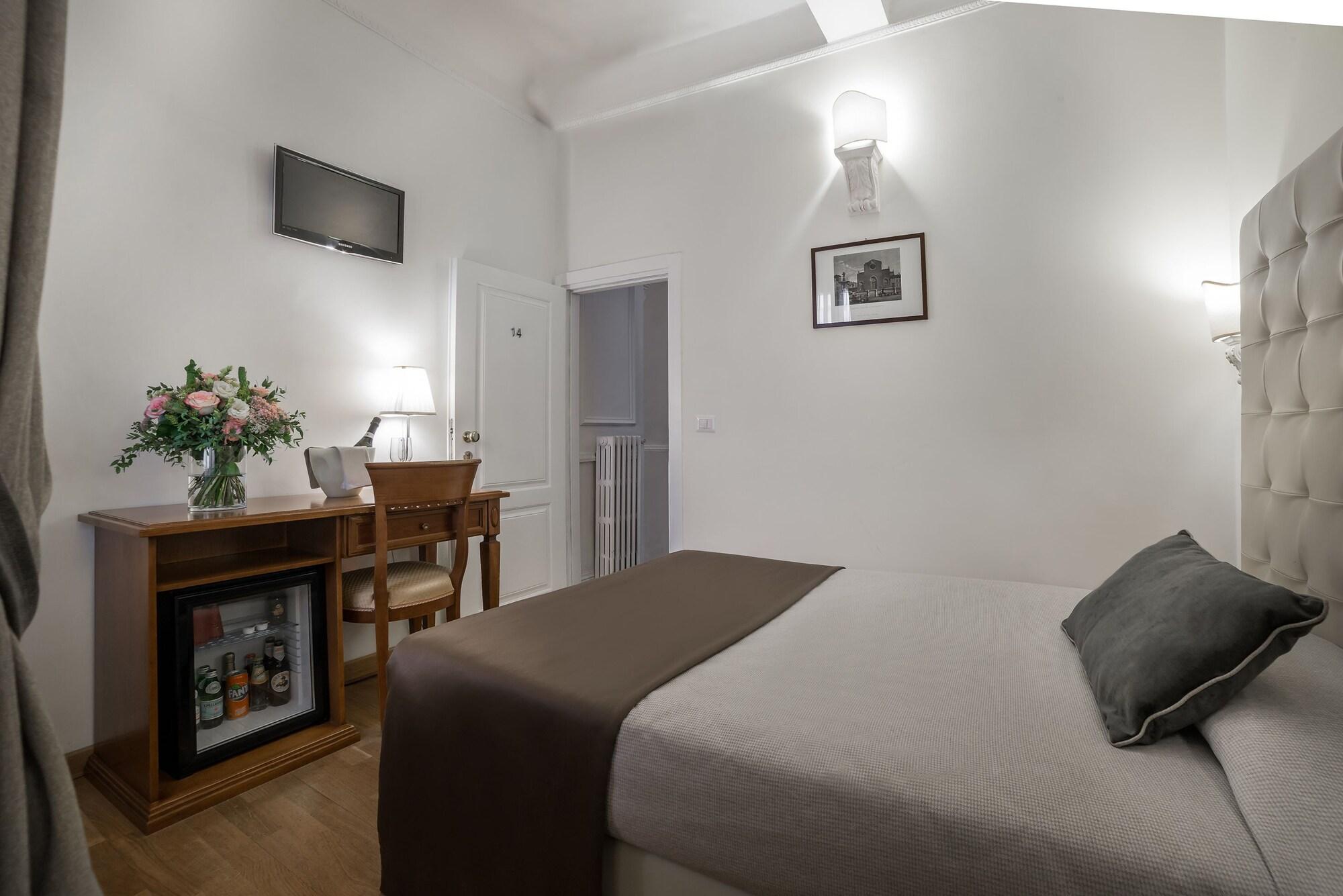 Hotel Bretagna Heritage - Alfieri Collezione Florenz Exterior foto