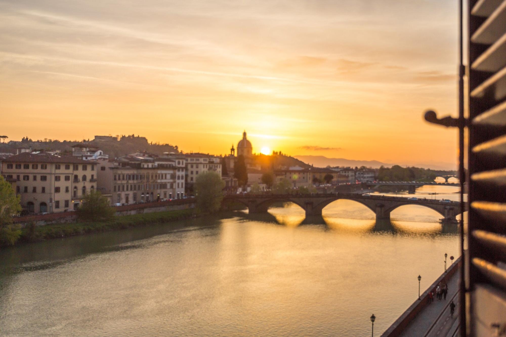 Hotel Bretagna Heritage - Alfieri Collezione Florenz Exterior foto
