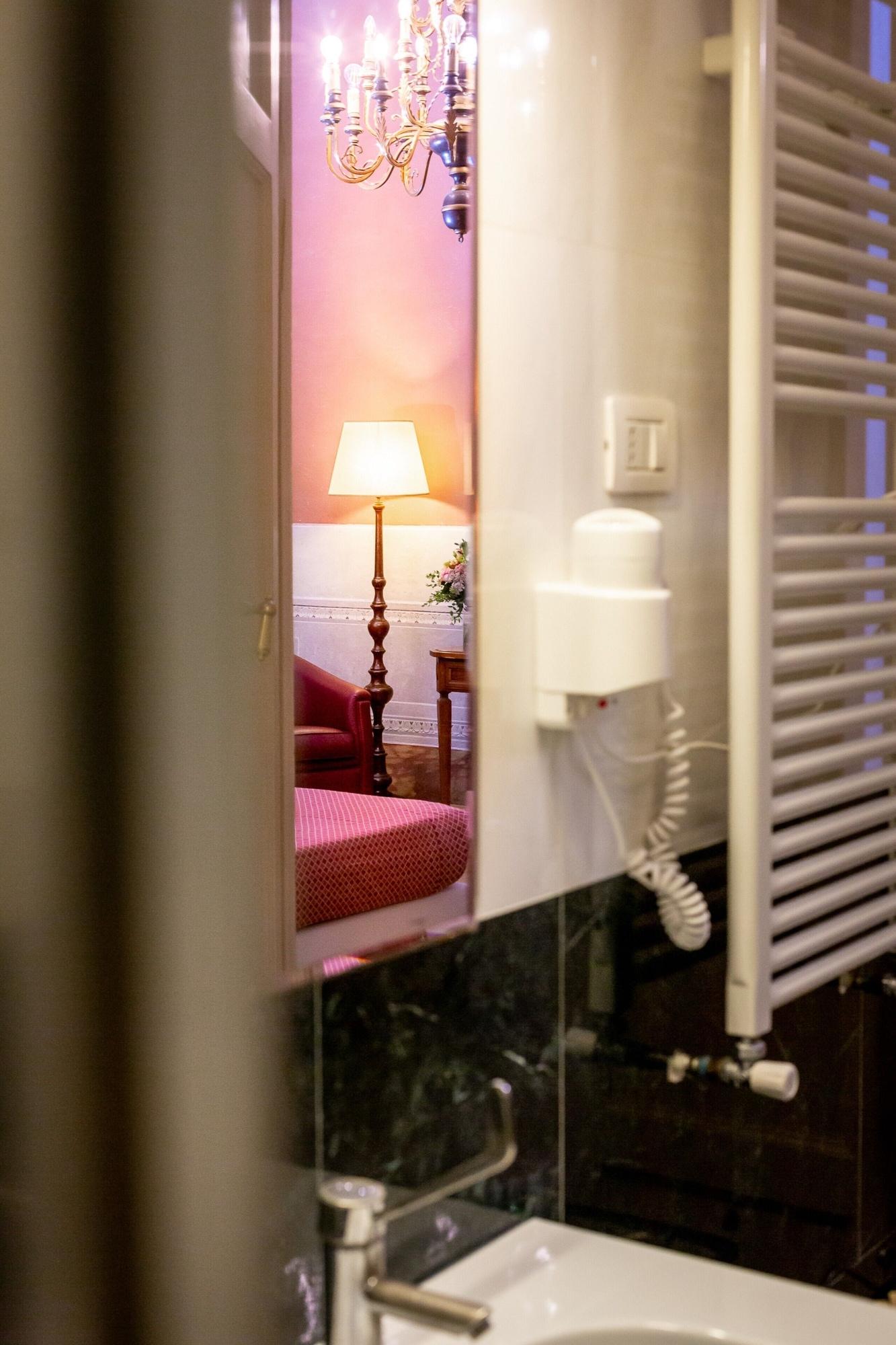 Hotel Bretagna Heritage - Alfieri Collezione Florenz Exterior foto